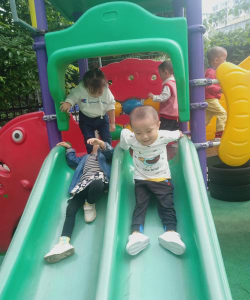 张乐梅幼儿园阅读区