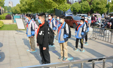 绿影小学阅读区