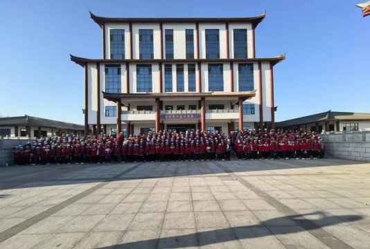 东海育新小学阅读区