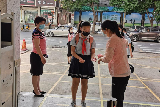 仁和镇广生学校阅读区