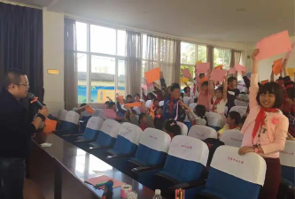 红塔区冯井中心小学阅读区