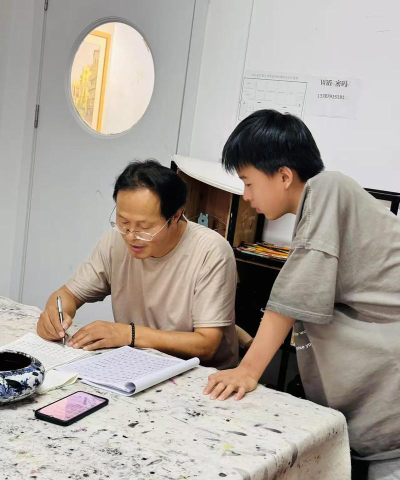 龙山县艺青艺术培训学校有限责任公司阅读区