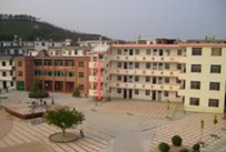 塘南中心学校阅读区