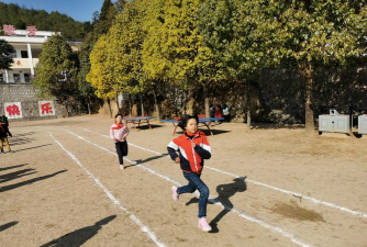 潜山县黄柏镇黄柏中心小学阅读区