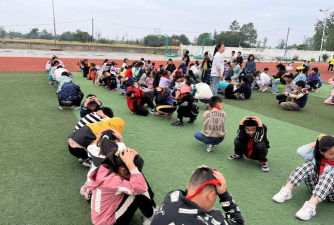 望江县金堤中心学校阅读区