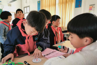 莫干山镇中心小学阅读区