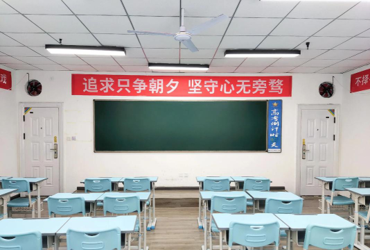 陵川县成才学校阅读区