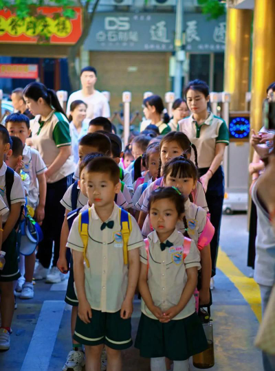 廉江市石岭镇簕塘小学附属幼儿园阅读区