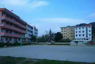 格沙屯学校阅读区