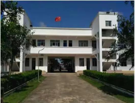 山根初级中学阅读区