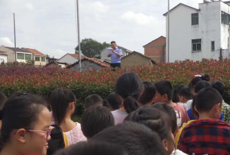 甘霖镇博济中心小学阅读区