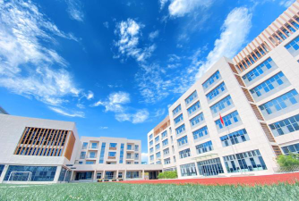 创新学校阅读区