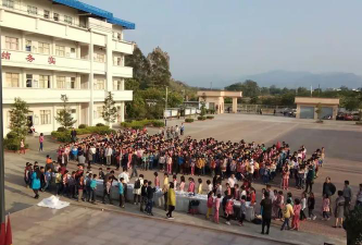陂面镇中心小学阅读区