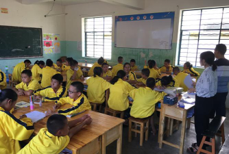 潞西市轩岗中学阅读区