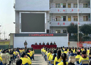 安岳县乾龙乡九义校阅读区