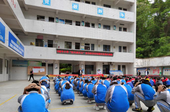 镇雄县杉树中心小学阅读区