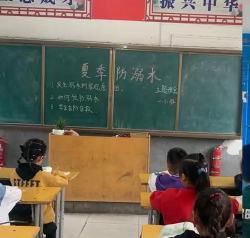 南照镇中心小学阅读区
