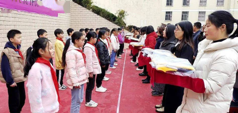 镇雄县场坝镇中心小学阅读区