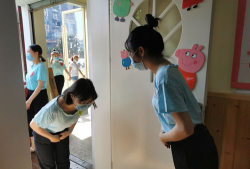 新都县龙桥镇苗苗幼儿园阅读区