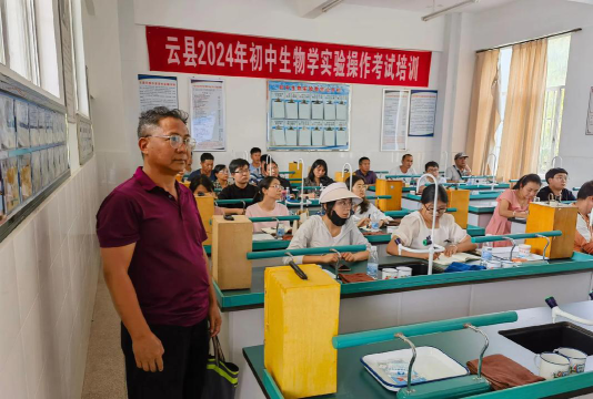 会理县云甸乡初级中学阅读区