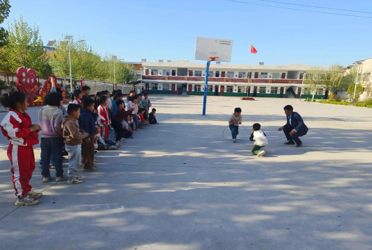 定西市安定区周家庄学校阅读区