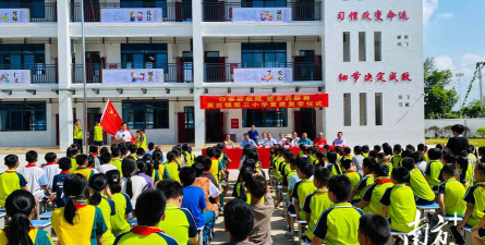 英德市第三小学阅读区