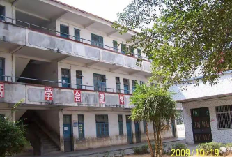 青塘镇中心小学阅读区