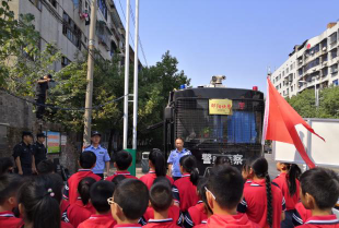 龙窝镇宝洞小学双下第二教学点阅读区
