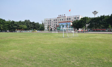 覃塘区三里镇第二初级中学阅读区
