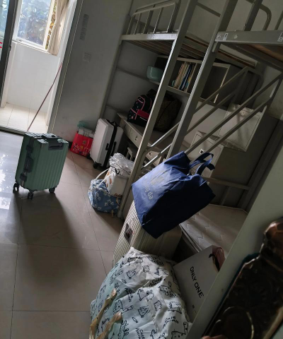 新都第四中学阅读区