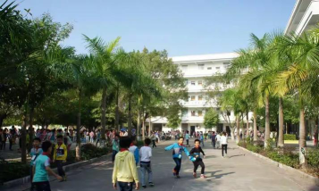 平南县平南镇第二中学阅读区