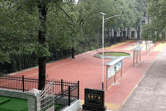 高炉镇中心小学阅读区