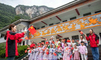 永胜县程海镇莨峨小学阅读区