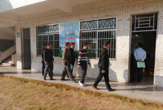 老隆镇月乐塘小学阅读区