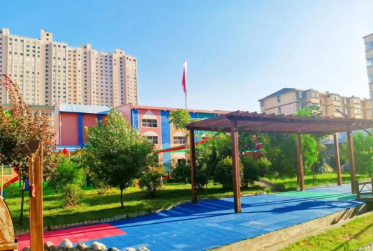 花都区花山镇东方幼儿园阅读区