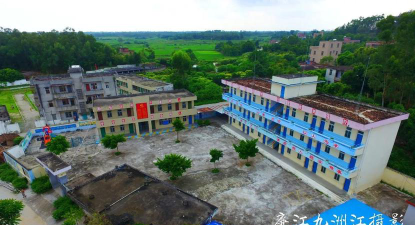 廉江市青平镇息安小学阅读区