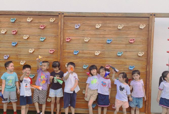 东莞市莞城飞飞幼儿园阅读区