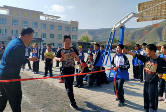 陇西县渭阳九年制学校阅读区
