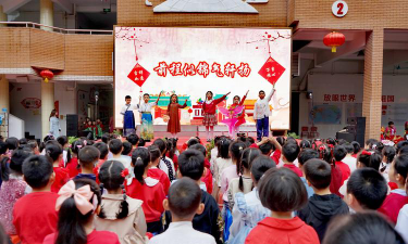 华坪县兴泉镇松竹团结小学阅读区
