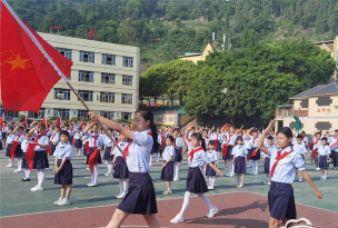 大湖镇盘石小学阅读区