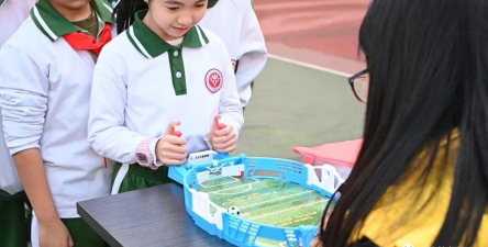 小榄镇中心小学阅读区