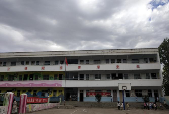 和平县公白镇公白学校新石教学点阅读区