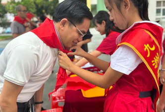 小榄镇九洲基小学阅读区