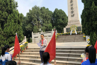 小榄镇蓝田小学阅读区