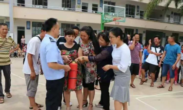 思茅港镇中心小学阅读区