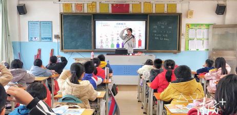 阳江市关山月学校丹龙分教点阅读区