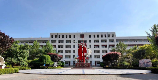 临洮县上梁初级中学阅读区