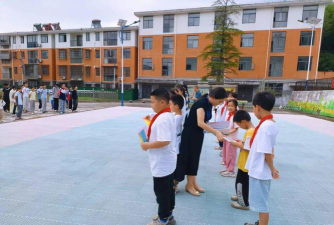 安源镇中心小学阅读区