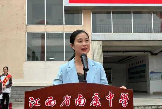 天等县都康中学阅读区