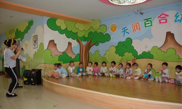 长沙市天心区小百合幼儿园阅读区